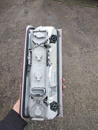 Piloto trasero derecho Ford Transit Connect 2007