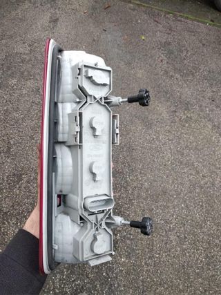 Piloto trasero derecho Ford Transit Connect 2007