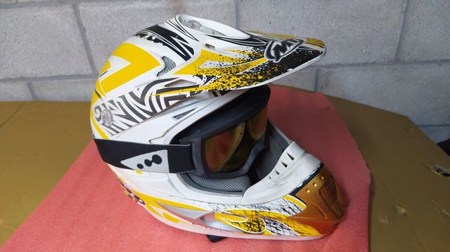 Casco y gafas XS.