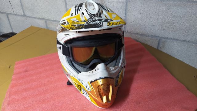 Casco y gafas XS.