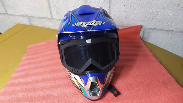 Casco y gafas Junior.