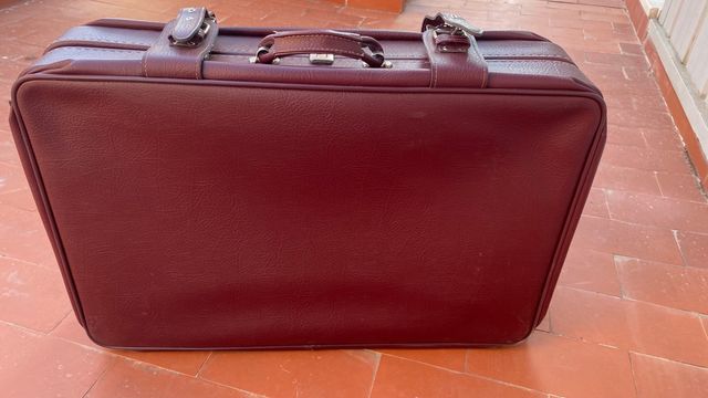 Maleta de piel granate