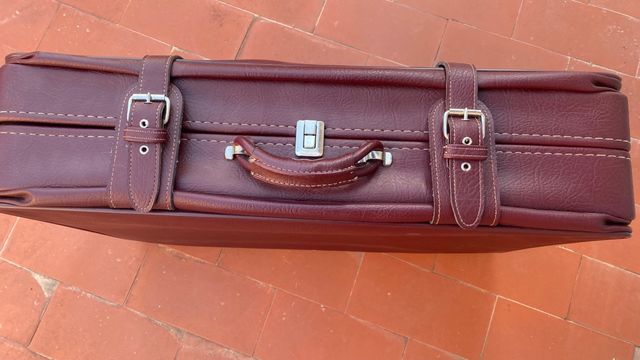 Maleta de piel granate