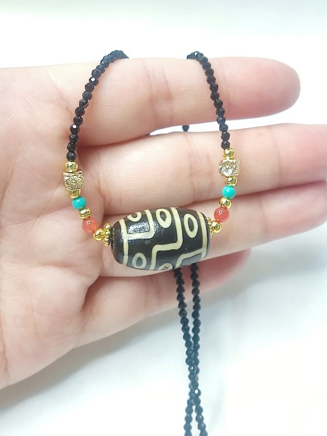 Collar DZI amuleto tibetano