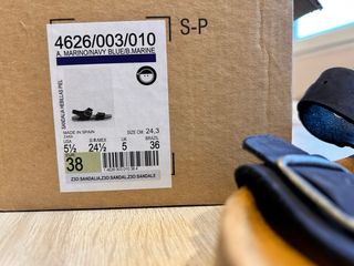 Sandalia hebillas de piel