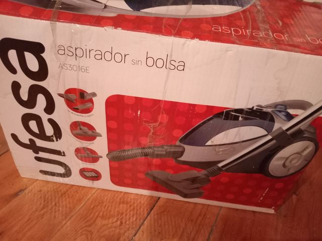 Aspiradora Ufesa. 700 w