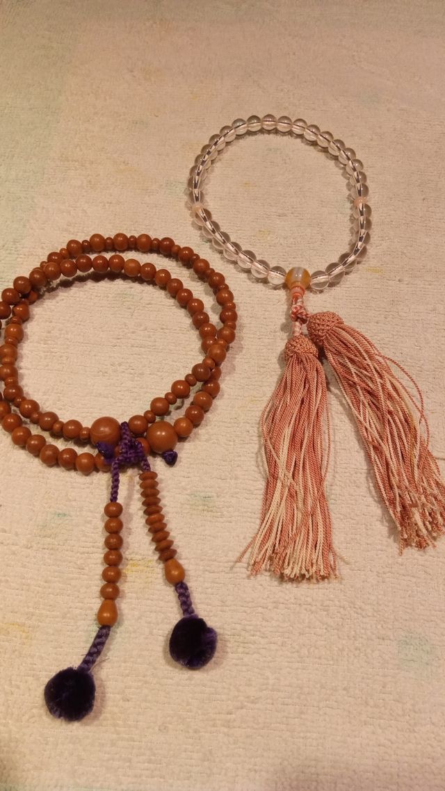 Bracciali in vetro o legno