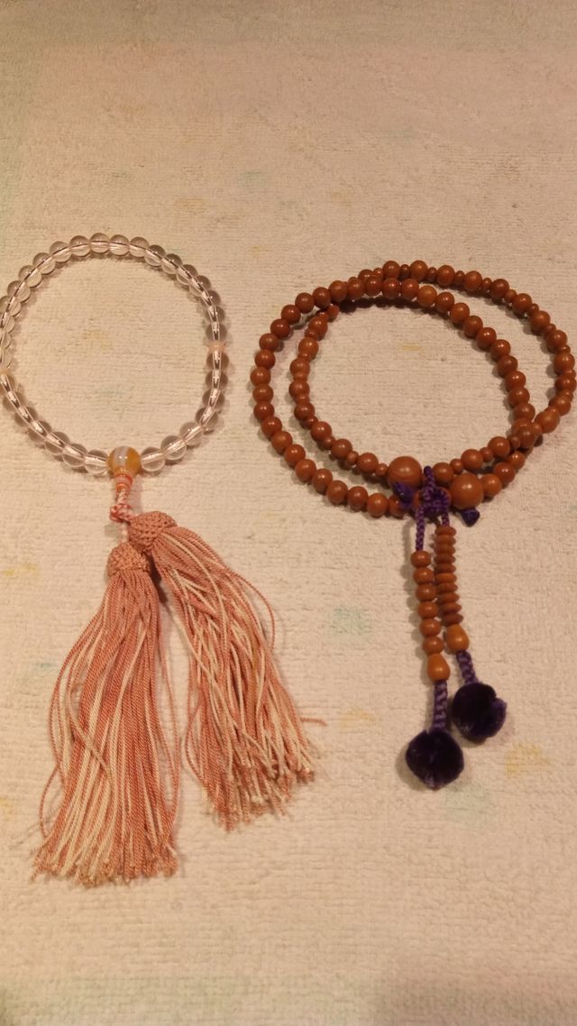 Bracciali in vetro o legno