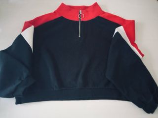 Sudadera con cremallera.