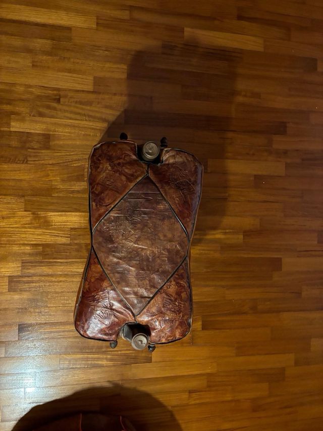 Sgabello poggiapiedi egiziano