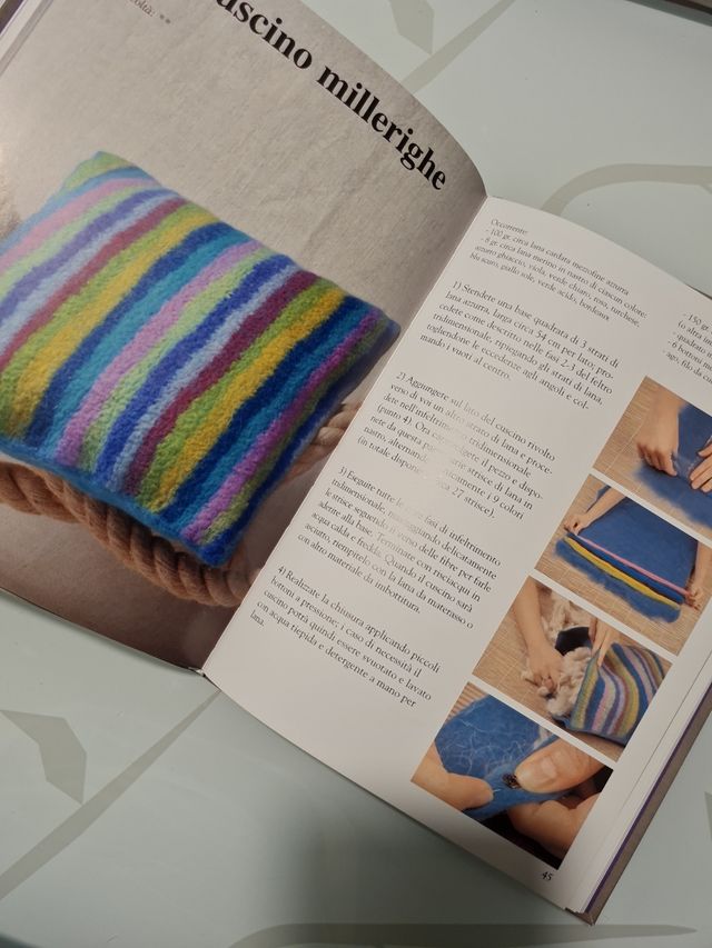 Libri feltro e lana cardata