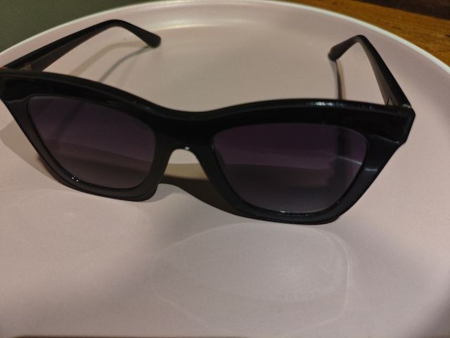 Gafas Guess negras GU7526