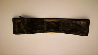 Cinturon marron de serpiente