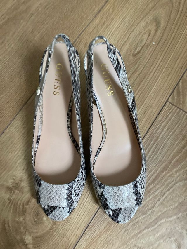 Zapatos Guess