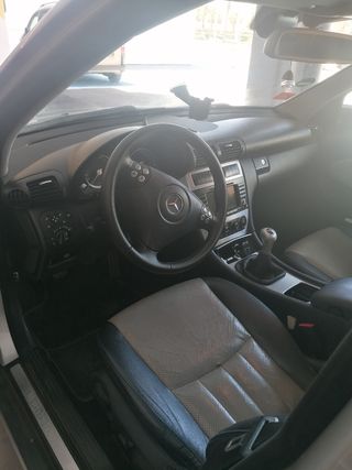 Mercedes-Benz Clase C 2005