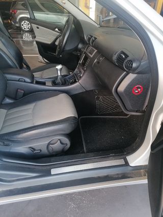 Mercedes-Benz Clase C 2005