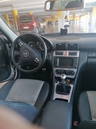 Mercedes-Benz Clase C 2005