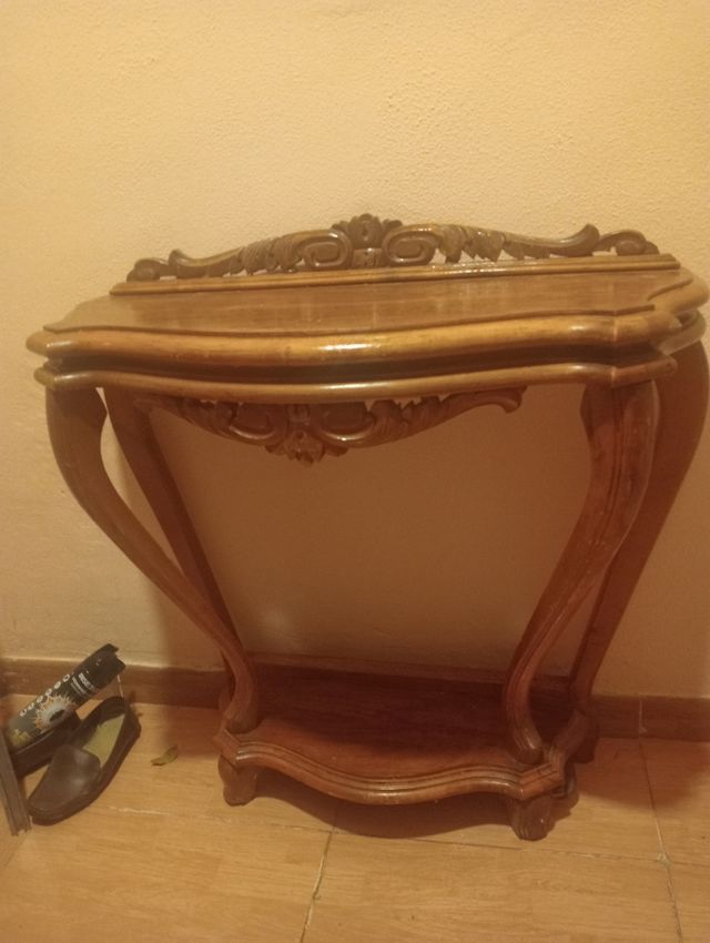 Mesa de entrada y espejo