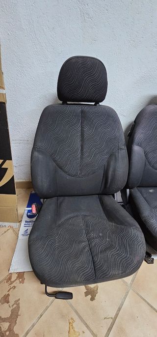 Sillones delanteros abatibles coche 