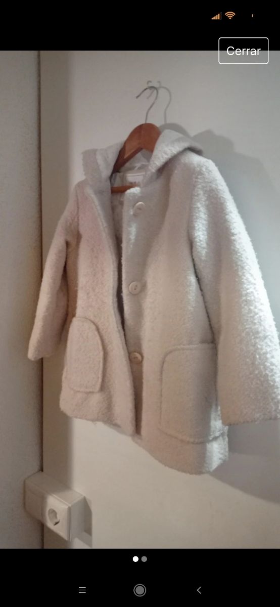 Oferta! Abrigo niña con capucha.