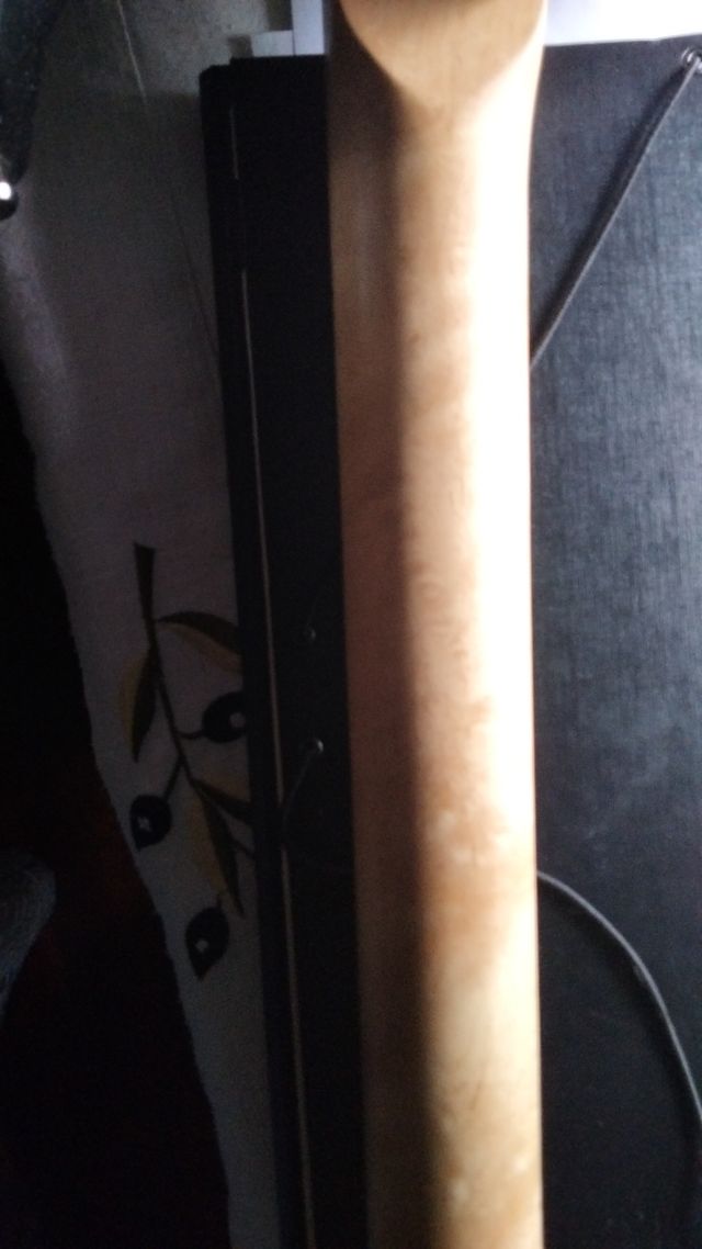 Guitarra beringher en 70,€