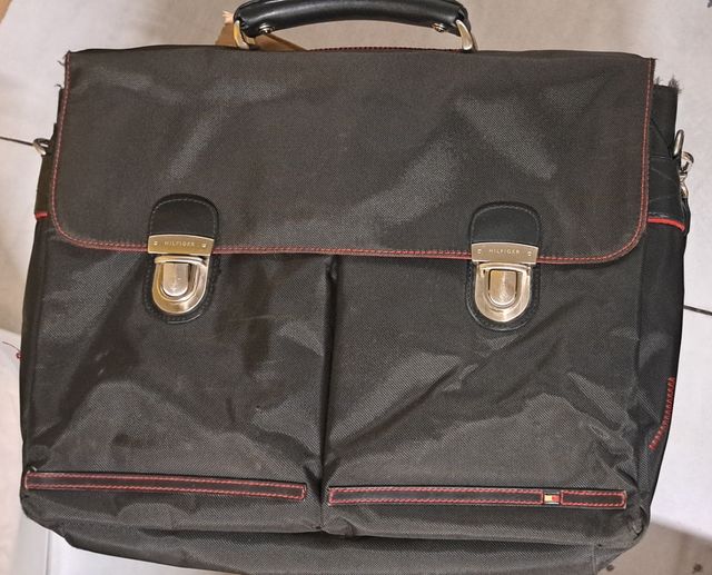 Maletín negro original Tommy Hilfiger