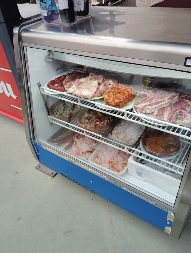 Se vende vitrina marisquera o pastelera