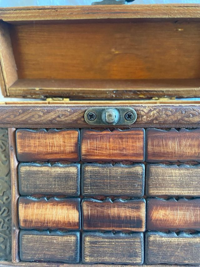 Portagioie artigianale in legno