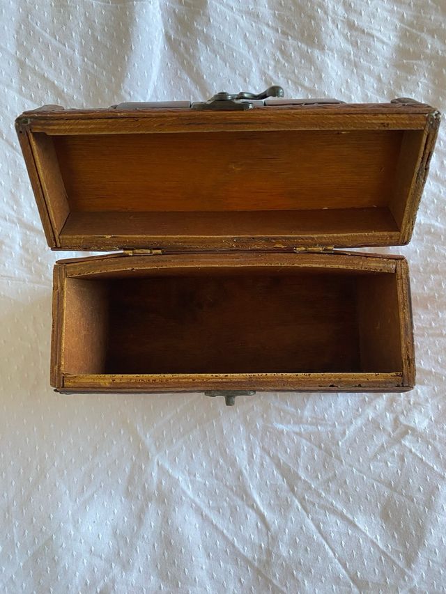 Portagioie artigianale in legno