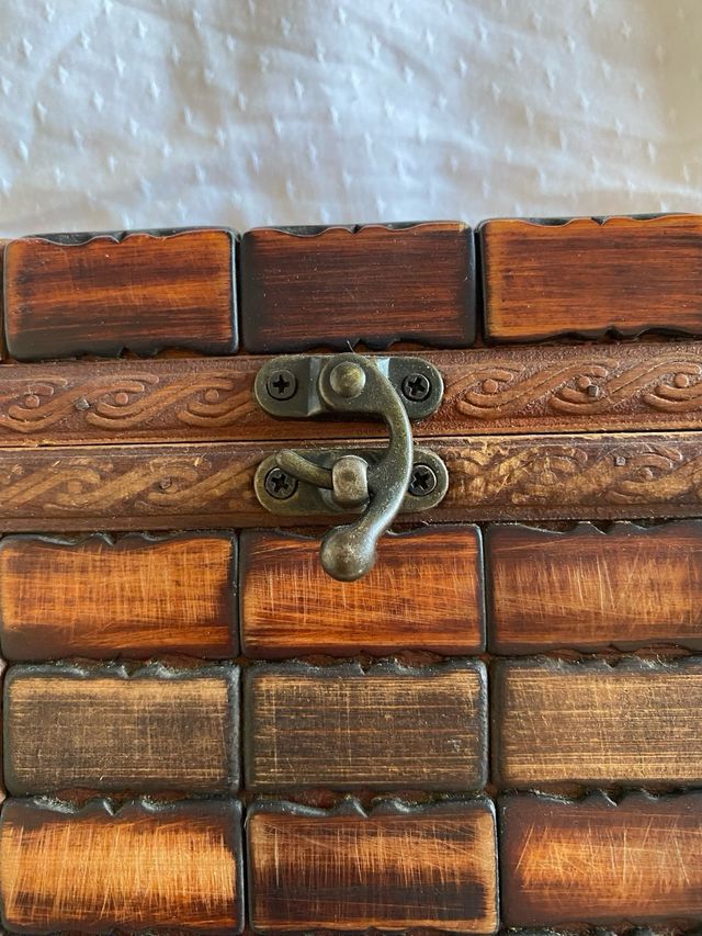 Portagioie artigianale in legno