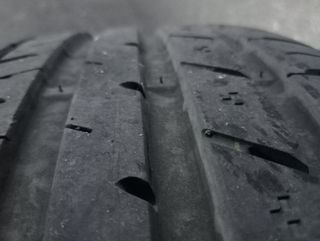 Neumático KUMHO 235/50 R17 96Y