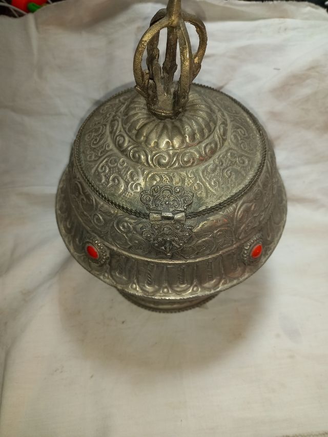 Joyero de alpaca antiguo con cierre