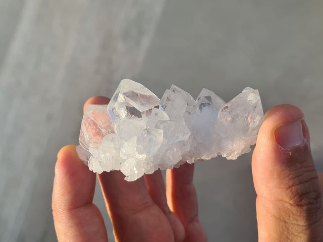 Minerals Quarzo Carrara Centro Geode Piastra