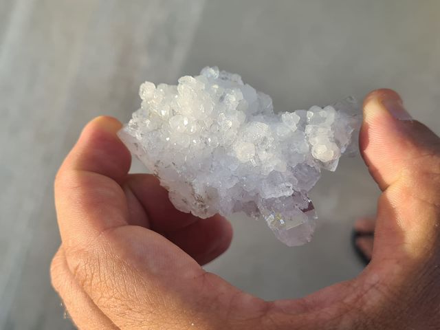 Minerals Quarzo Carrara Centro Geode Piastra