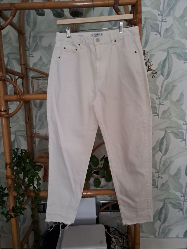 Pantalón vaquero blanco Pull&Bear Mom talla L