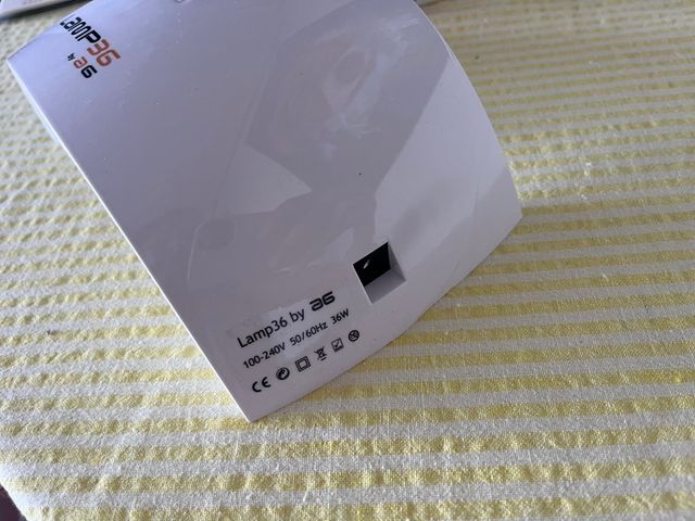 Lámpara secado uñas y 6 esmaltes