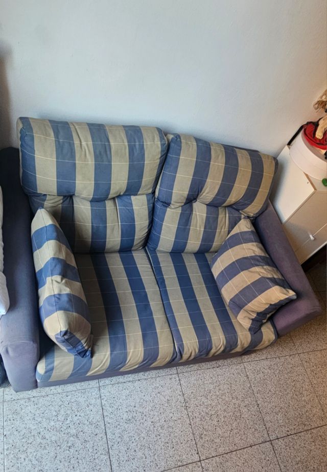 Se vende sofa cama