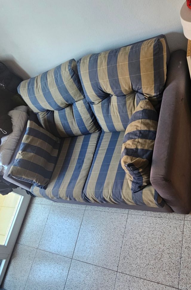 Se vende sofa cama