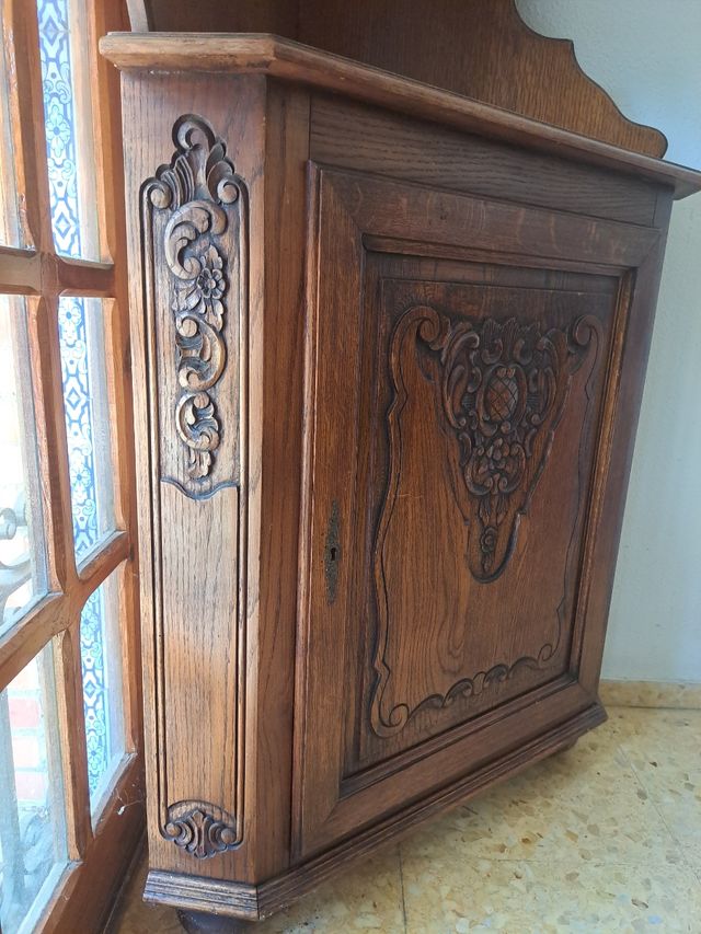 Rinconera aparador salón antigua