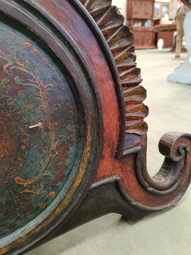 Reloj talla policromada