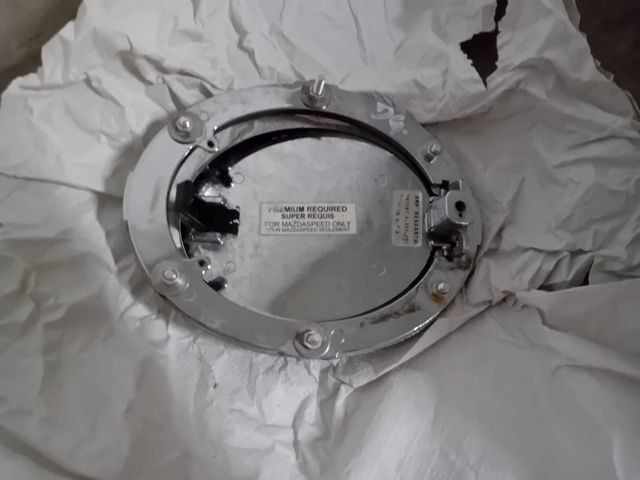 Tapa depósito deportiva Mazda 6, válida para 3