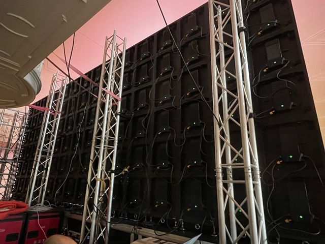 Pantalla led de alta calidad. Oportunidad unica!