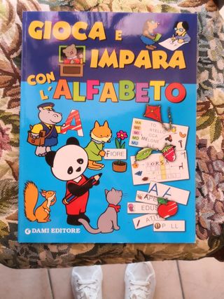 Libro gioca e impara con l'alfabeto