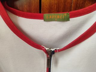 Vestido blanco con rallas