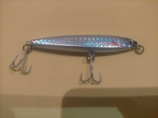 5 Señuelos artificiales pesca mar.