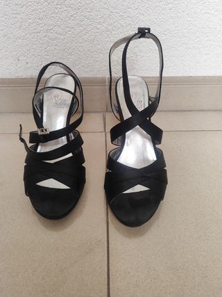 Sandalias fiesta negro tacón