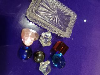 Cenicero y piedras cristal