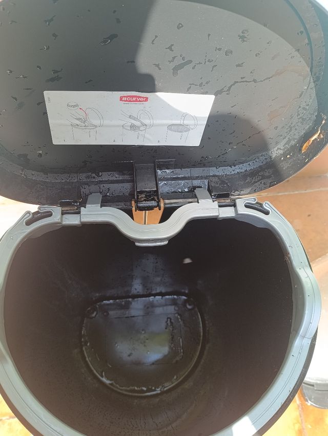 Cubos de basura grandes