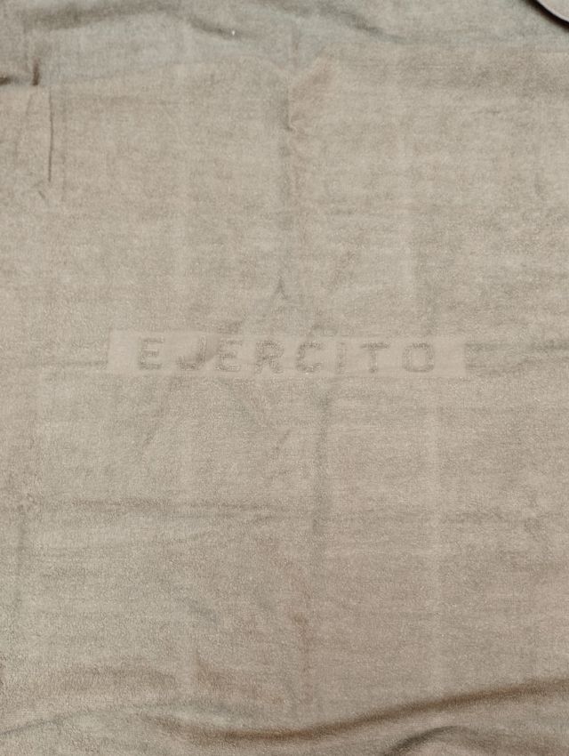 Toalla militar grande.