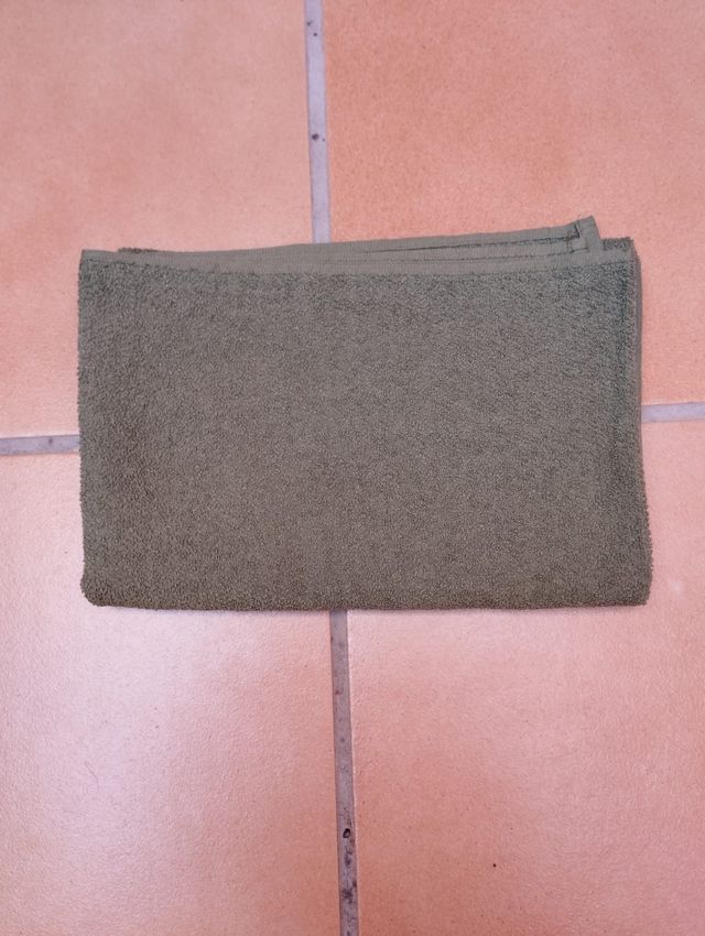 Toalla militar grande.